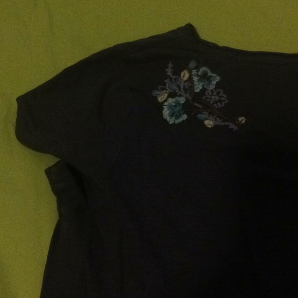 Beautiful Embroidered V-Neck Tee - Picture 2 of 6